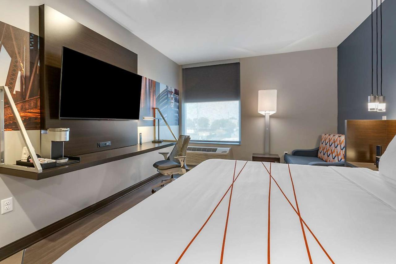 Vib Hotel By Best Western Phoenix - Tempe Exterior photo